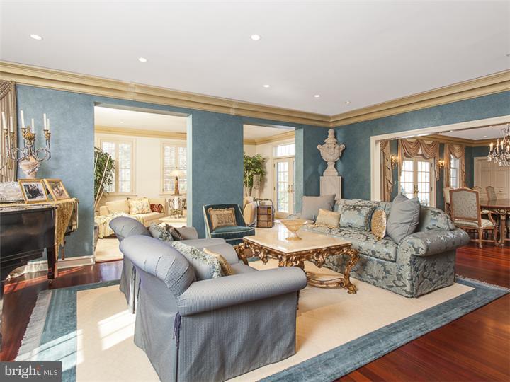 68 Farrand Road Princeton, NJ 08540 - Photo 3 of 25 Living Room
