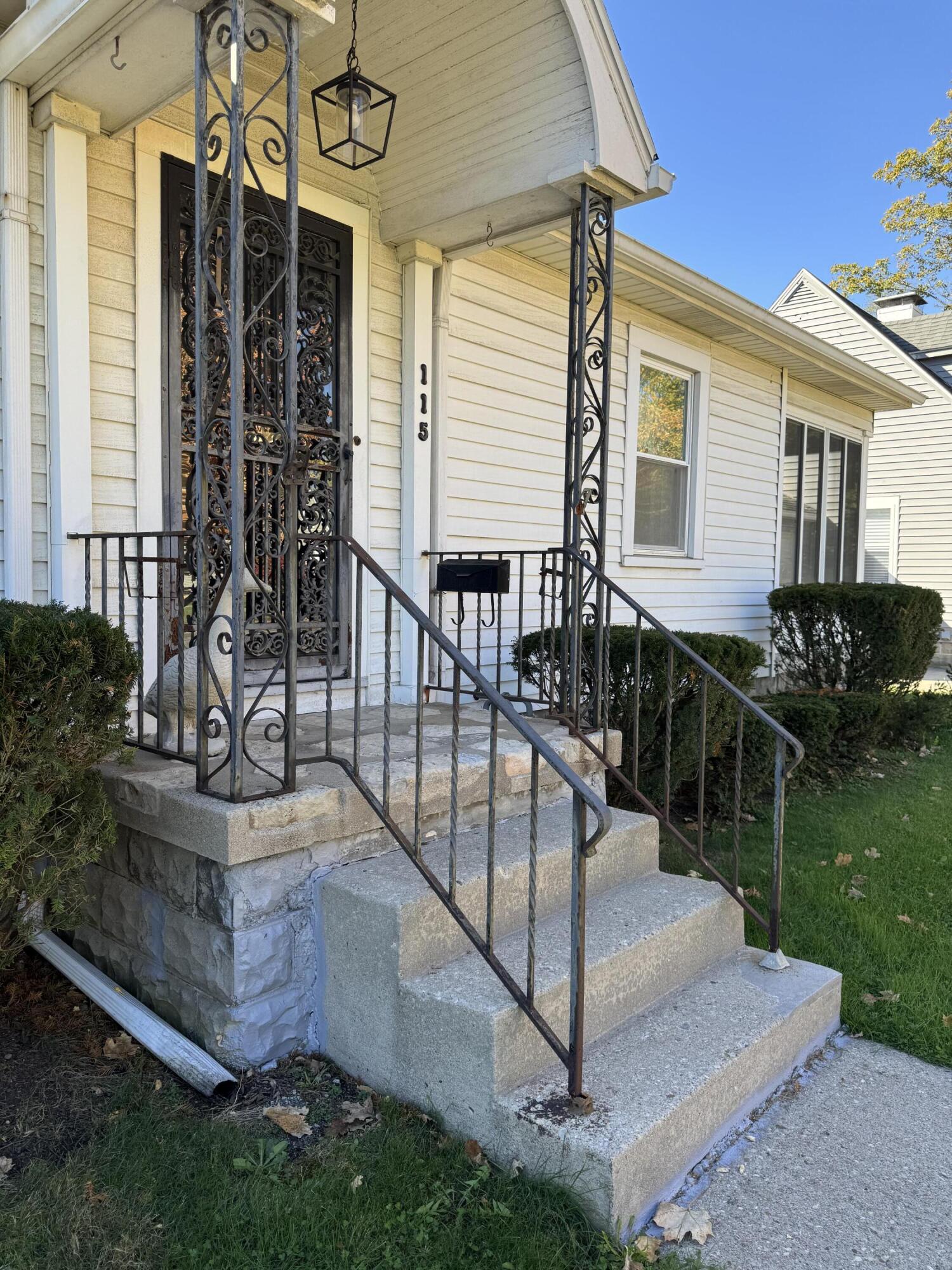 115 East Home Road Springfield, OH 45503 - Photo 2 of 20