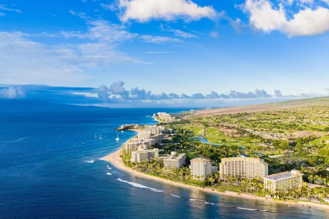 a view of a tennis court