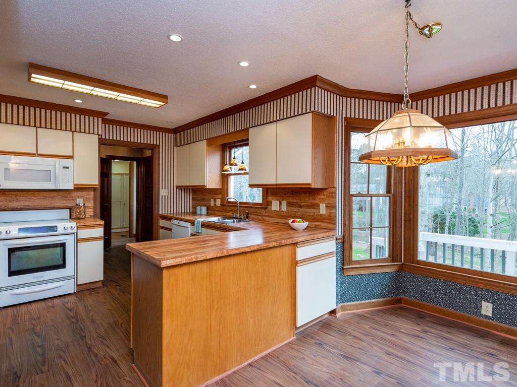 8628 Windjammer Drive Raleigh, NC 27615 - Photo 9 of 30 Gallery Image 9