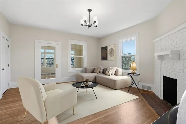 $2,000 | 813 North Sheridan Avenue, Unit 2, Pittsburgh, PA 15206