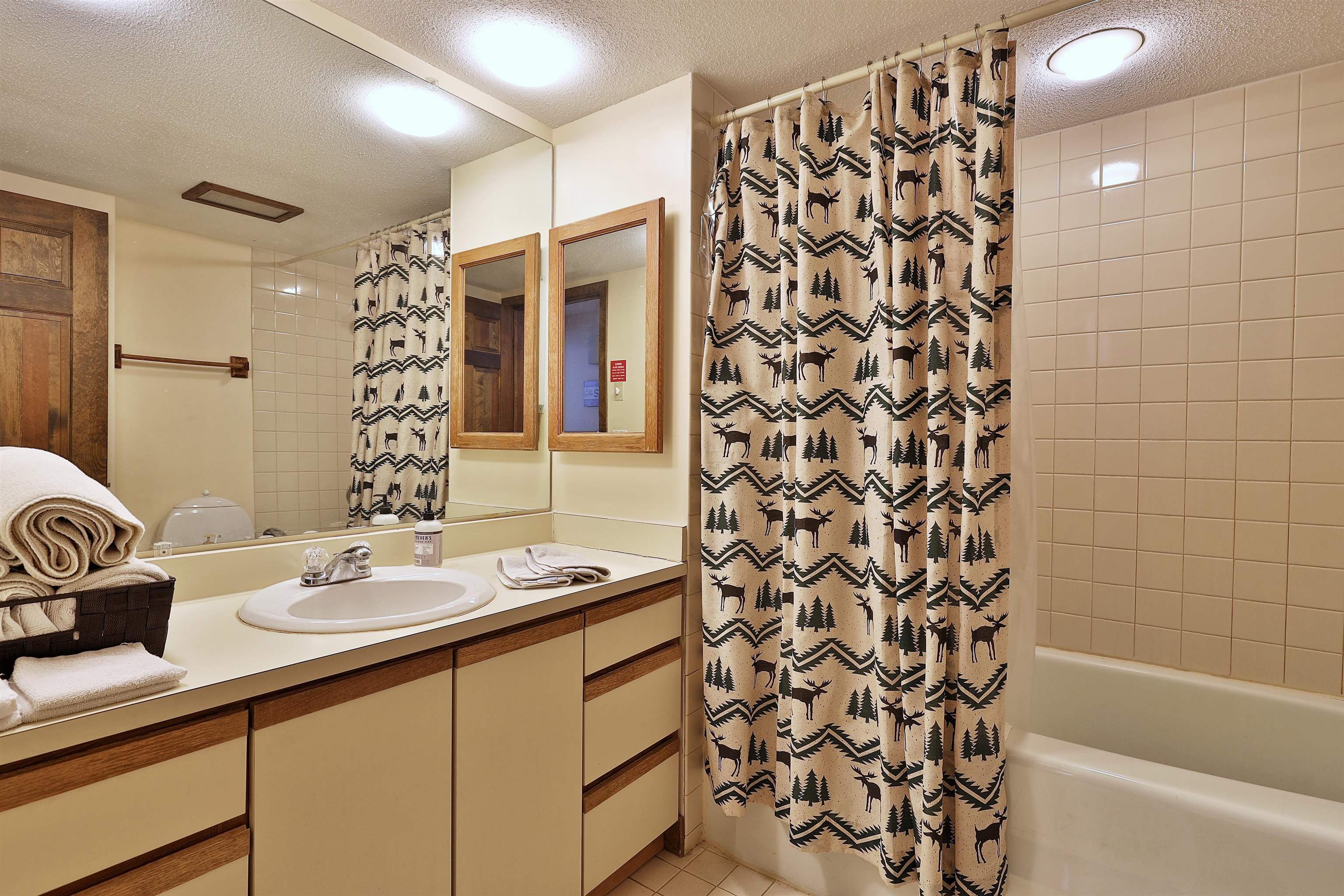 281 Falls Brook Road, Unit CAMBRIDGE 103 Killington, VT 05751 - Photo 19 of 25 Gallery Image 19