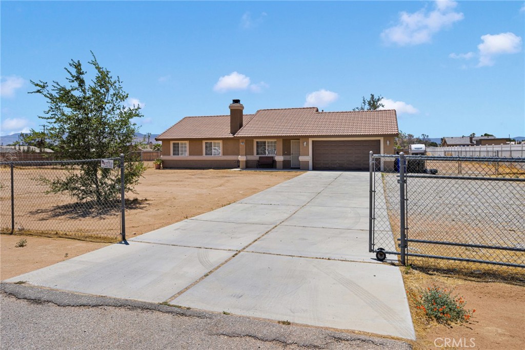 20083 Rimrock Road East Apple Valley, CA 92307 - Photo 5 of 41