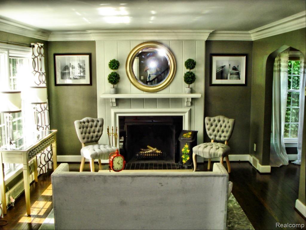 284 Fisher Road Grosse Pointe, MI 48230 - Photo 2 of 69 DSC04910.jpg