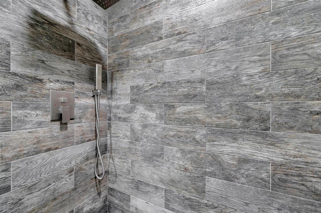 4815 Plantation Drive Tampa, FL 33615 - Photo 28 of 43 a bathroom with a shower