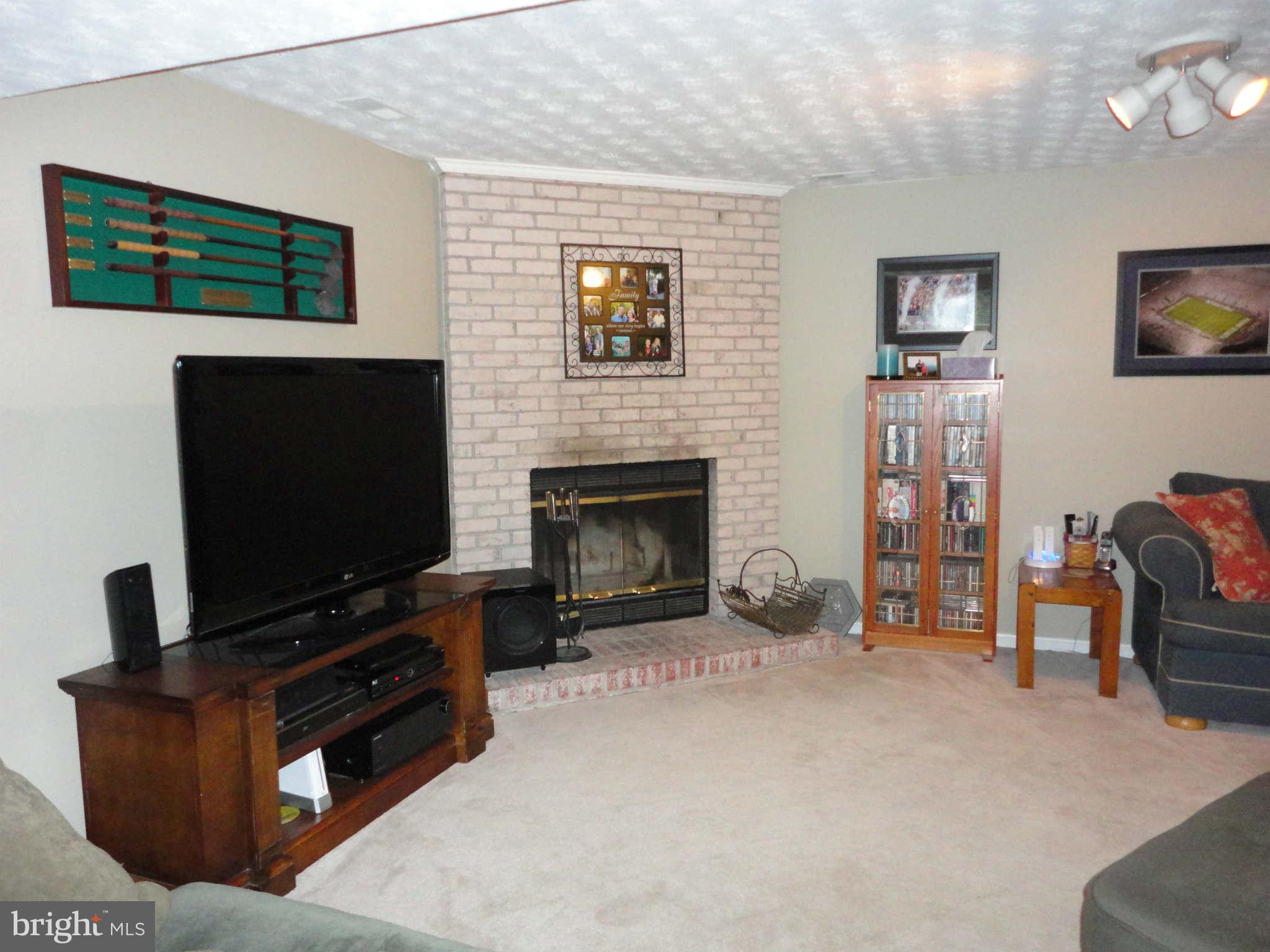 201 Cherry Valley Road Reisterstown, MD 21136 - Photo 15 of 27 Family Room