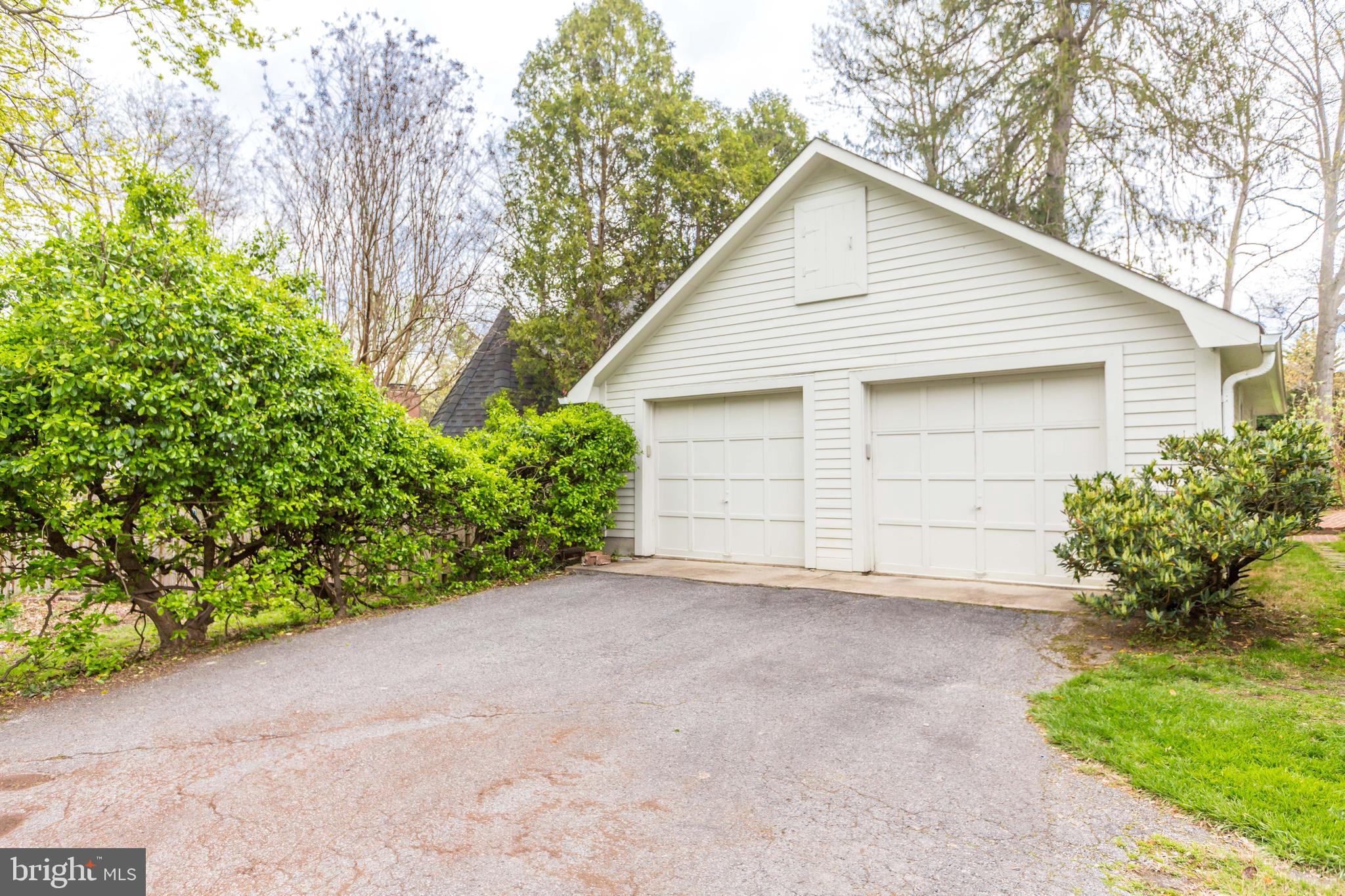 1608 Ruxton Road Towson, MD 21204 - Photo 17 of 18