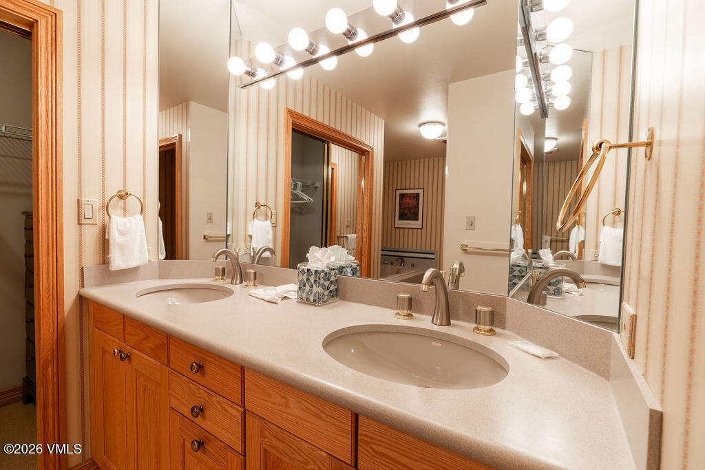 1280 Village Road, Unit 603 Avon, CO 81620 - Photo 6 of 25 strawberry_park_603_interior_primary_bat