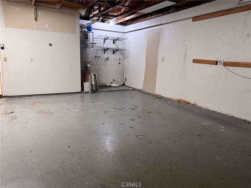 30628 Moontide Court Temecula, CA 92592 - Photo 39 of 53 a view of a garage