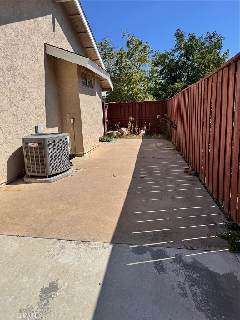 30628 Moontide Court Temecula, CA 92592 - Photo 45 of 53 a view of a back yard of the house