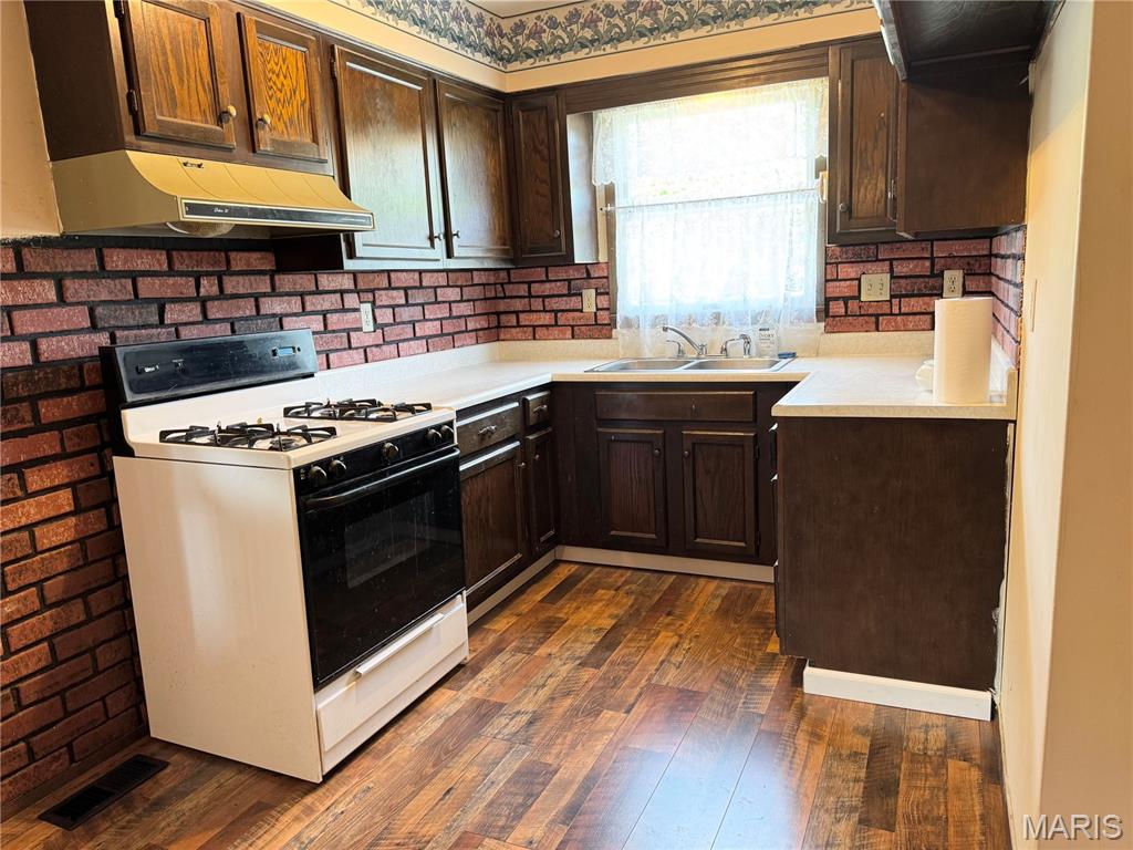 127 Hilton Avenue Panama, IL 62077 - Photo 12 of 23