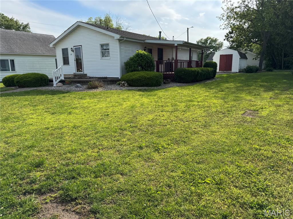 127 Hilton Avenue Panama, IL 62077 - Photo 4 of 23