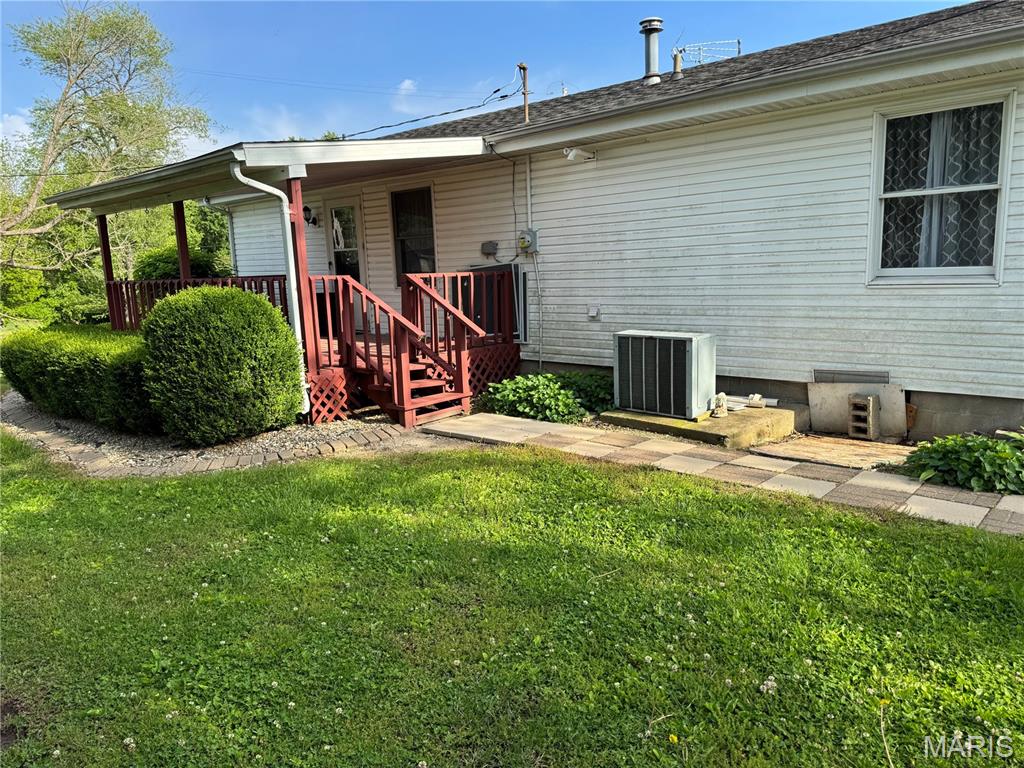 127 Hilton Avenue Panama, IL 62077 - Photo 6 of 23
