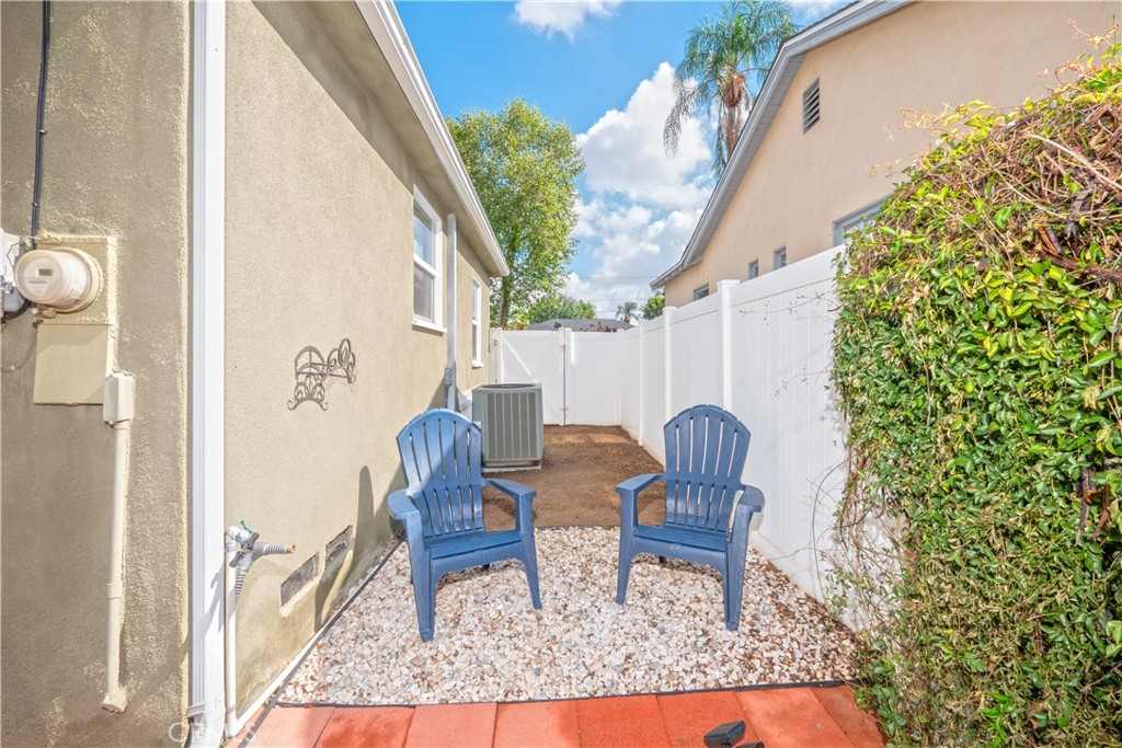 4290 Oakwood Place Riverside, CA 92506 - Photo 29 of 41 a view of balcony with furniture