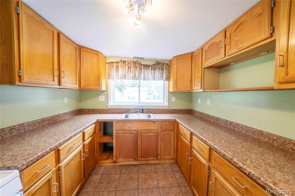 8853 Beech Daly Road Taylor, MI 48180 - Photo 11 of 34 Gallery Image 11