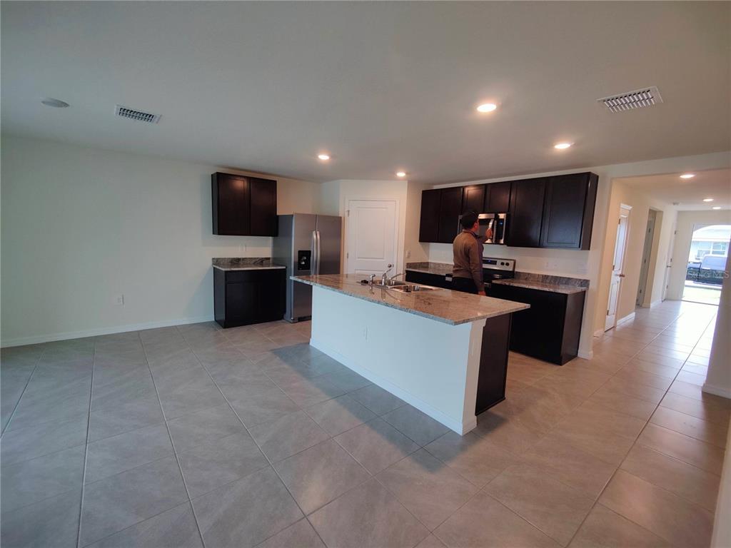 6939 Southeast 112th Street Belleview, FL 34420 - Photo 5 of 22