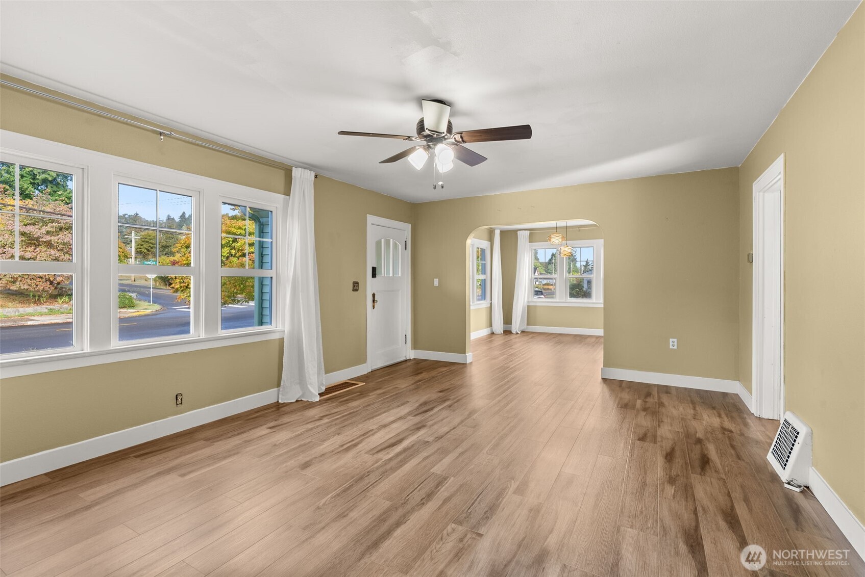 803 Fowler Street Raymond, WA 98577 - Photo 6 of 31 Gallery Image 6