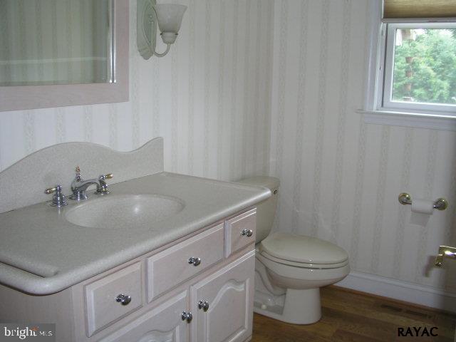 185 Ridgefield Drive York, PA 17403 - Photo 14 of 25 Gallery Image 14