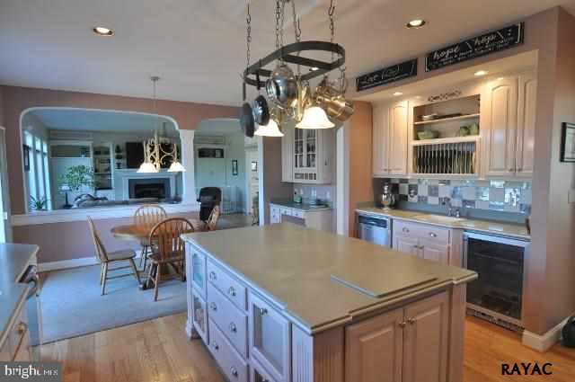 185 Ridgefield Drive York, PA 17403 - Photo 3 of 25 Gallery Image 3