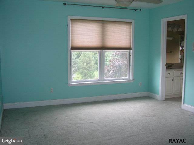 185 Ridgefield Drive York, PA 17403 - Photo 21 of 25 Gallery Image 21