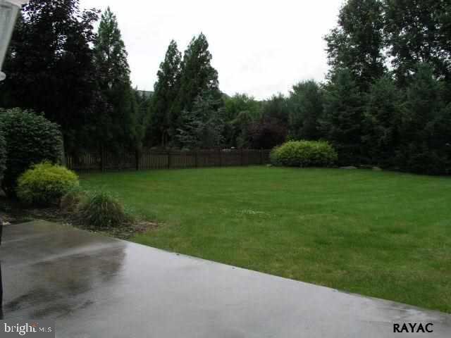 185 Ridgefield Drive York, PA 17403 - Photo 23 of 25 Gallery Image 23