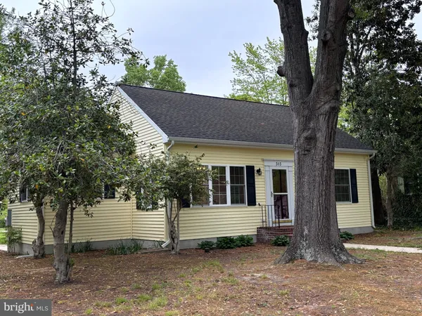 $1,950 | 303 Oak Avenue, Easton, MD 21601