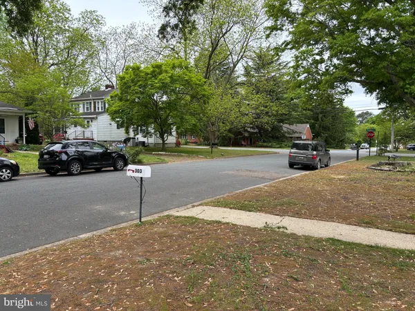 $1,950 | 303 Oak Avenue, Easton, MD 21601