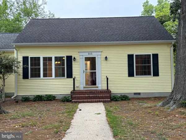 $1,950 | 303 Oak Avenue, Easton, MD 21601
