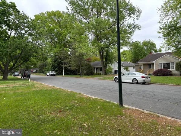 $1,950 | 303 Oak Avenue, Easton, MD 21601