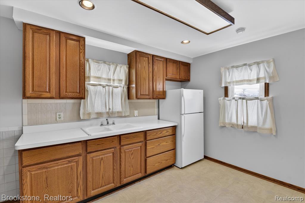 14801 Pennsylvania Road Riverview, MI 48193 - Photo 12 of 30 Gallery Image 12