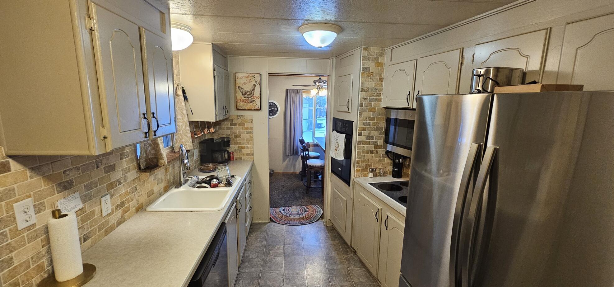 16177 Aqua Road La Pine, OR 97739 - Photo 9 of 29 20260114_144137