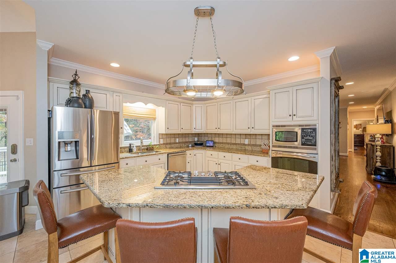 100 Windsor Lane Pelham, AL 35124 - Photo 3 of 50