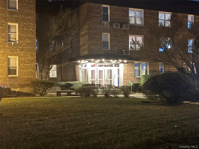 $299,000 | 530 Dubois Avenue, Unit 7C, Valley Stream, NY 11581