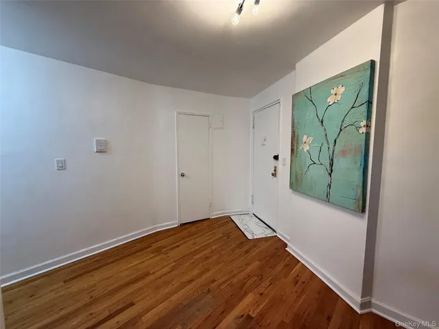 $299,000 | 530 Dubois Avenue, Unit 7C, Valley Stream, NY 11581