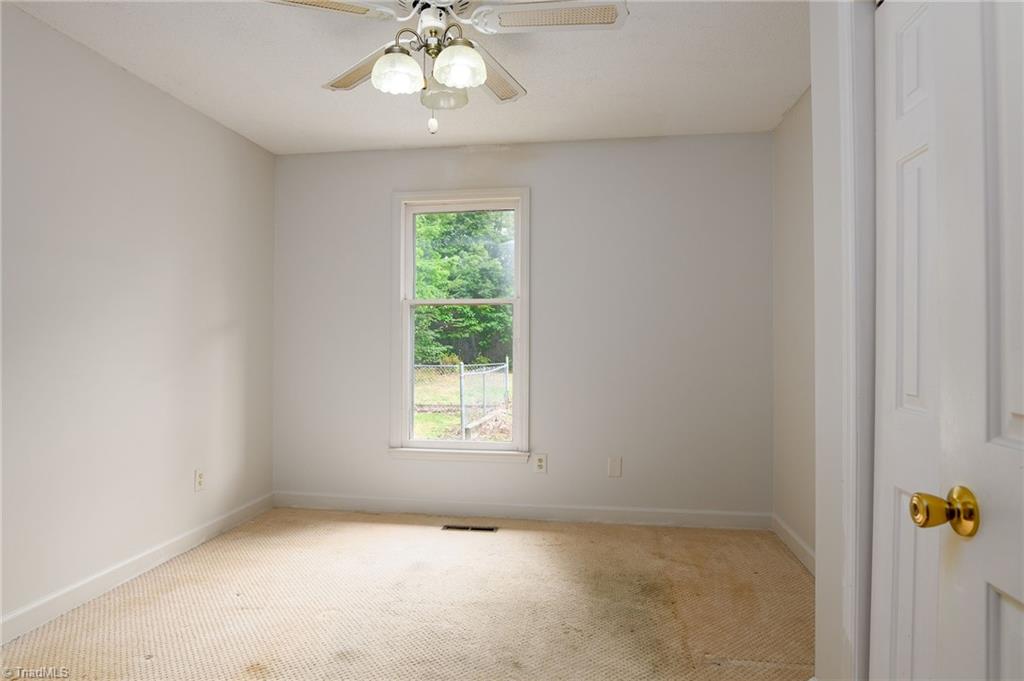 4226 Gumtree Road Winston-Salem, NC 27107 - Photo 22 of 35