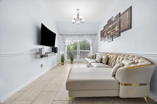 $360,000 | 13800 Shadowlawn Trace, Manor, TX 78653