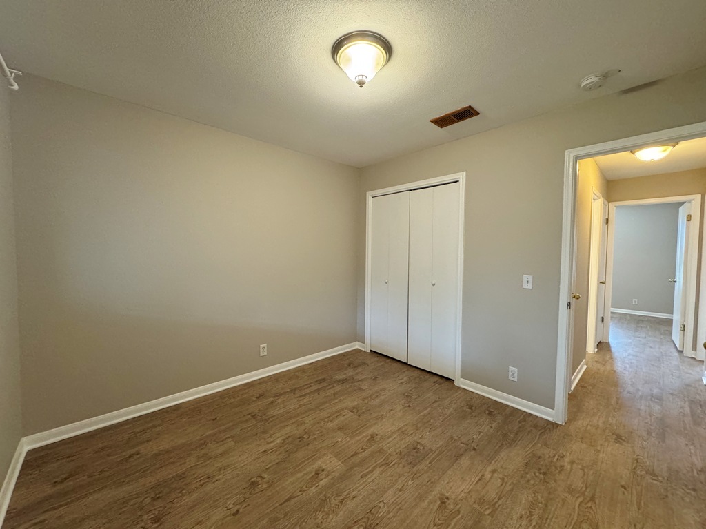 219 Crystal Knoll Boulevard Georgetown, TX 78626 - Photo 15 of 32 an empty room with a natural light