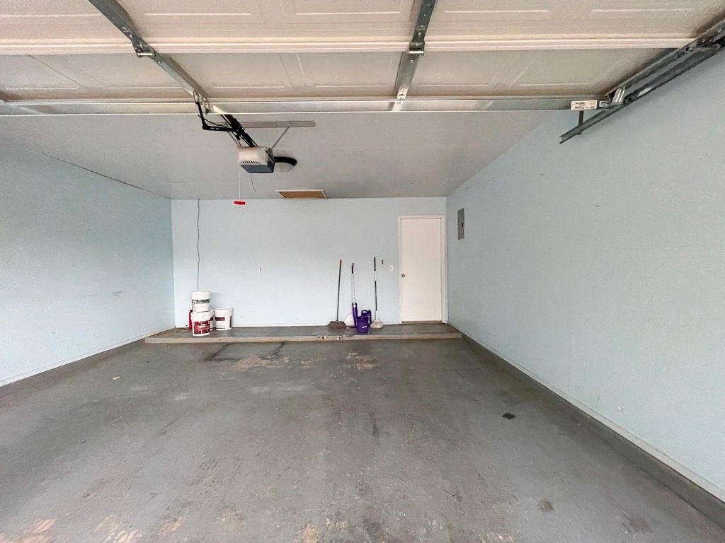 219 Crystal Knoll Boulevard Georgetown, TX 78626 - Photo 27 of 32 a view of empty room