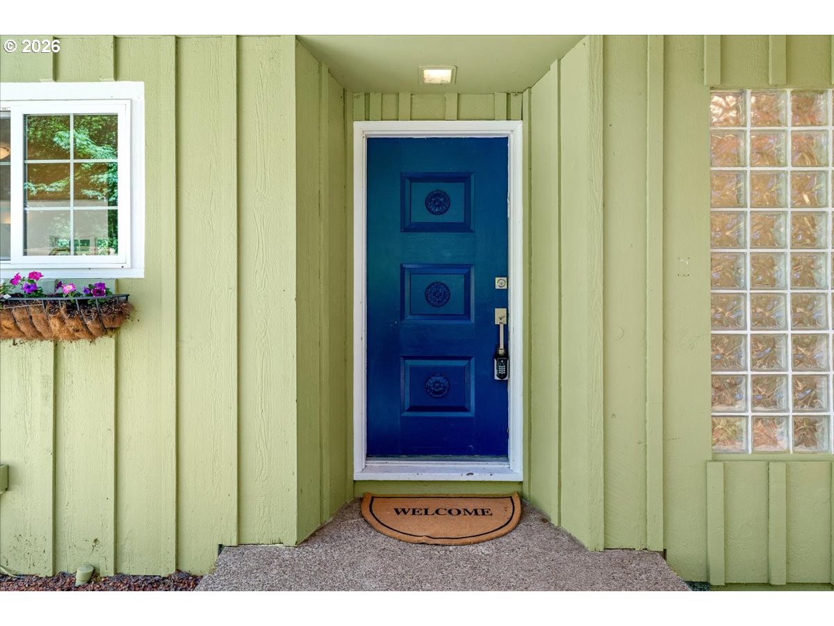10332 Southwest Lancaster Road Portland, OR 97219 - Photo 5 of 48