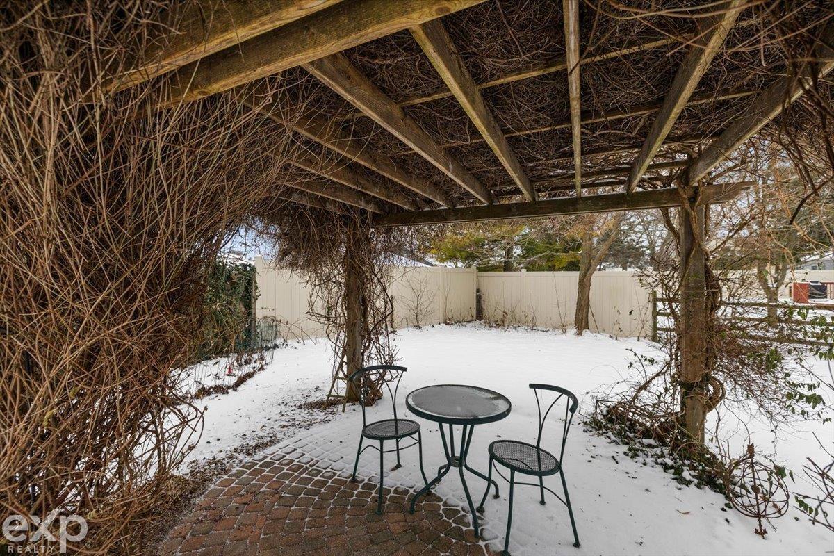 41881 Park Ridge Road Novi, MI 48375 - Photo 9 of 48