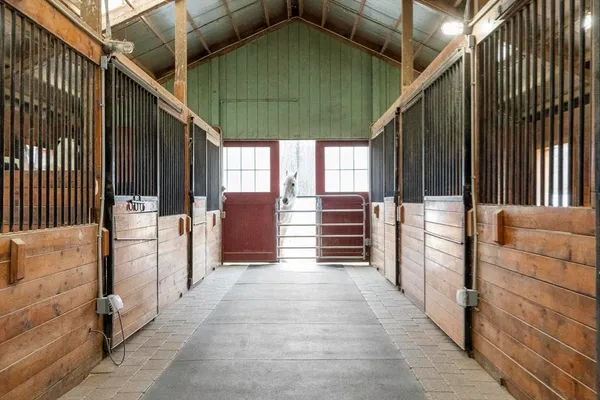 $995,000 | 190 Hardwick Road, Petersham, MA 01366