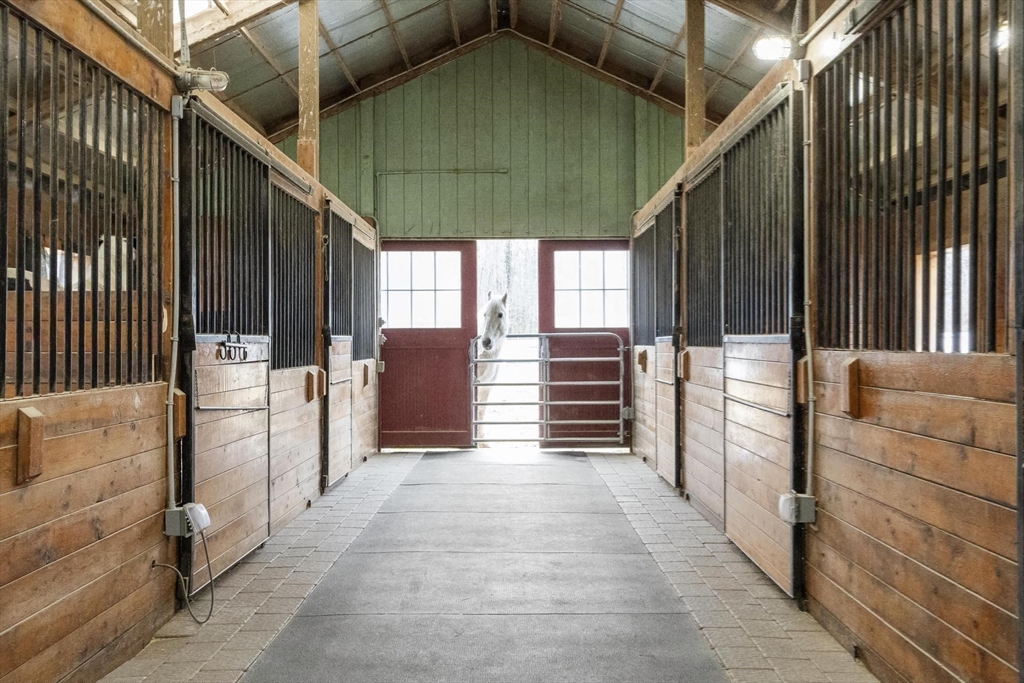 190 Hardwick Road Petersham, MA 01366 - Photo 15 of 42