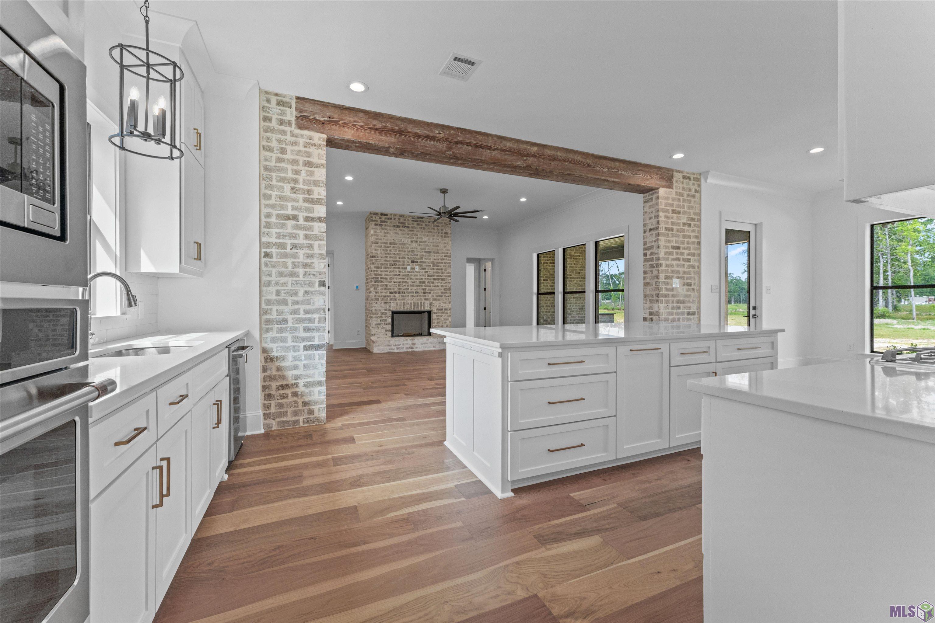 9117 Hillon Hood Road Denham Springs, LA 70726 - Photo 11 of 47