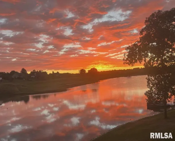 $139,000 | 1800 Karl Lake Court, Sherrard, IL 61281