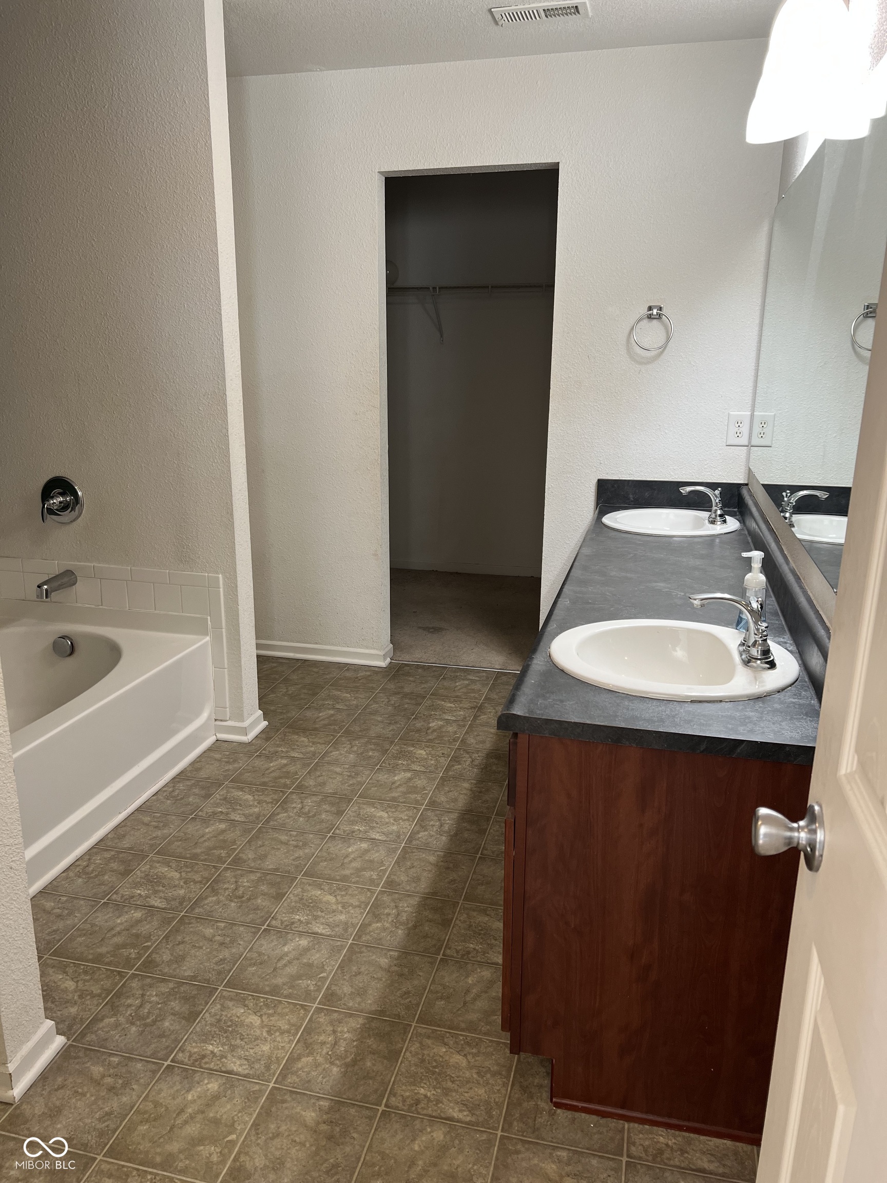 1225 Maple Trace Way Sheridan, IN 46069 - Photo 7 of 41