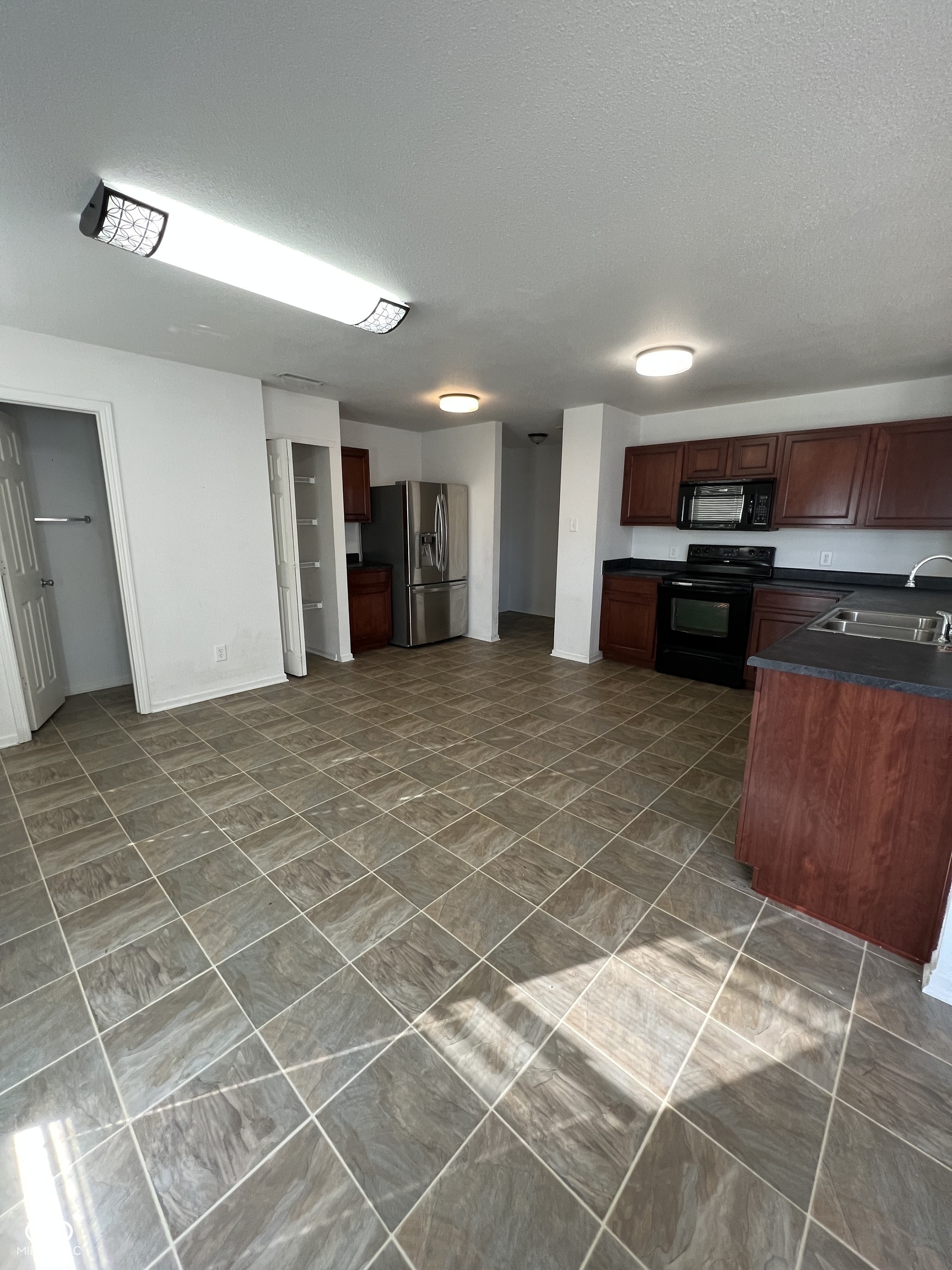 1225 Maple Trace Way Sheridan, IN 46069 - Photo 10 of 41