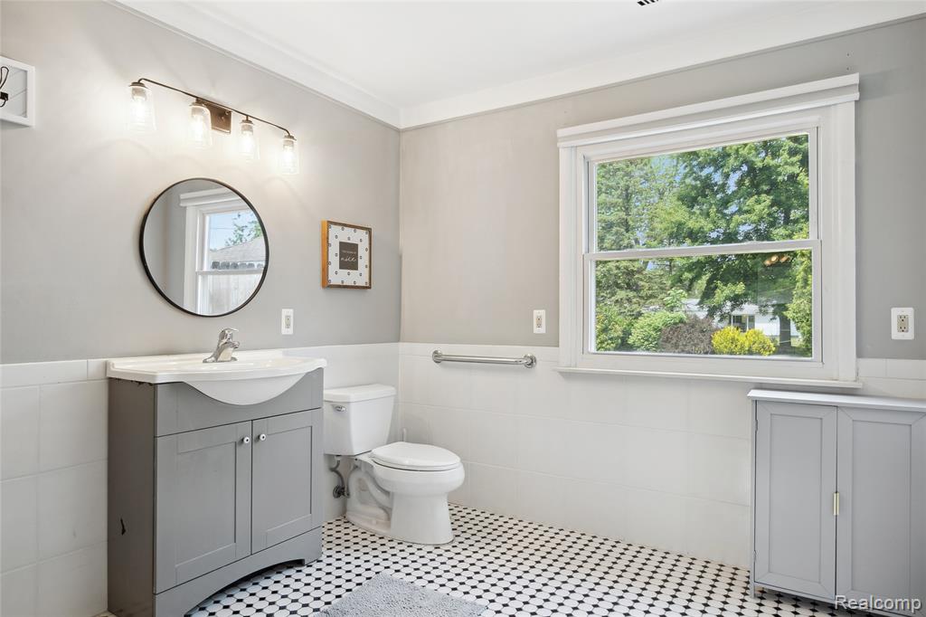 39248 Wade Road Romulus, MI 48174 - Photo 18 of 40