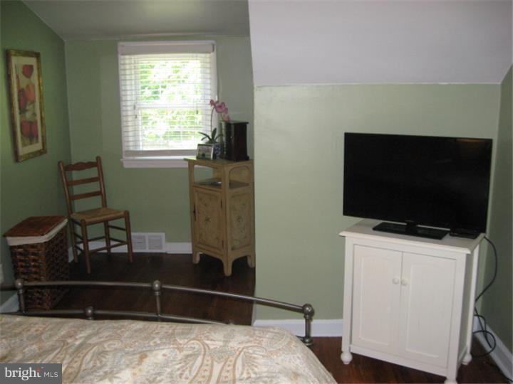 310 Garden Road Springfield, PA 19064 - Photo 14 of 22 Master Bedroom