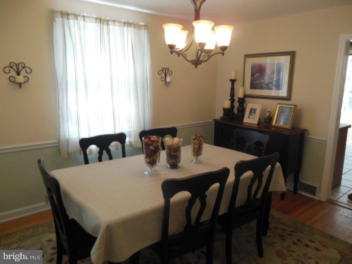 310 Garden Road Springfield, PA 19064 - Photo 5 of 22 Dining Room