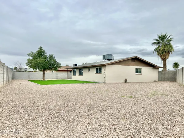$1,995 | 1549 East Diamond Avenue, Mesa, AZ 85204
